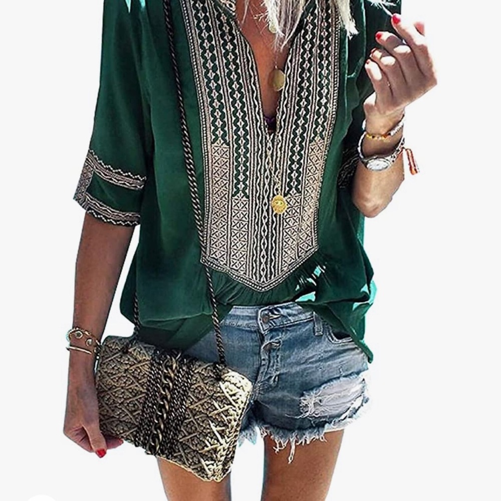 Chase Secret Women’s V Neck Boho Shirt. (M) Green